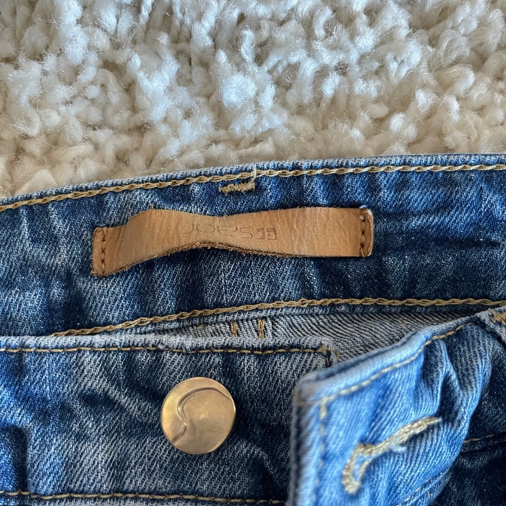Distressed Joe’s Jeans - Picture 6 of 10